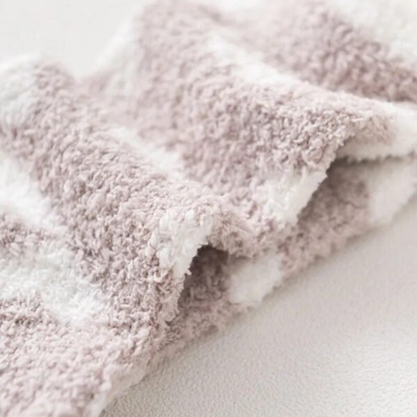 Cozy Heart Pattern Fuzzy Socks