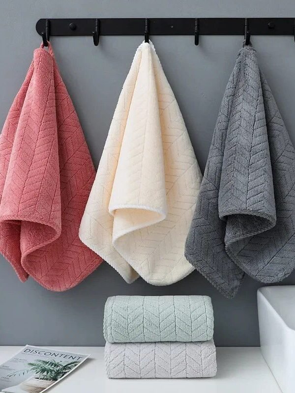 Luxurious Cotton-Polyester Blend Towel